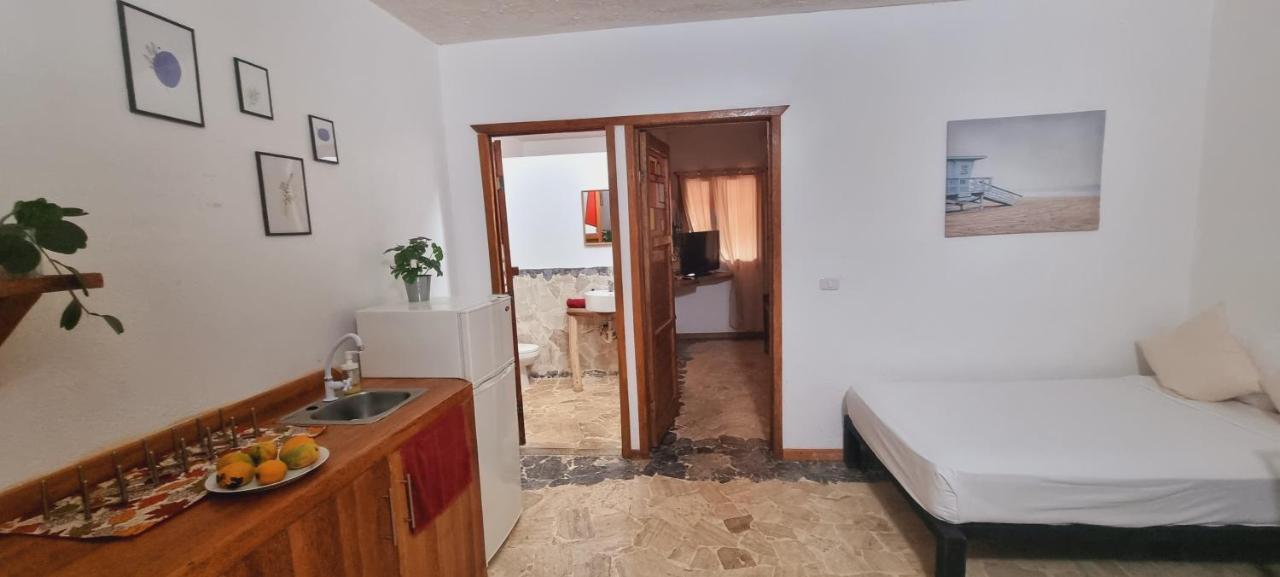 El Jardin Del Coco, Apartamento 14 - Near La Playita Beach ลาส กาเลราส ภายนอก รูปภาพ