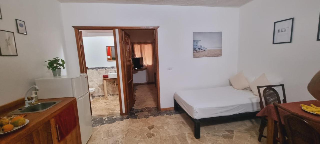El Jardin Del Coco, Apartamento 14 - Near La Playita Beach ลาส กาเลราส ภายนอก รูปภาพ